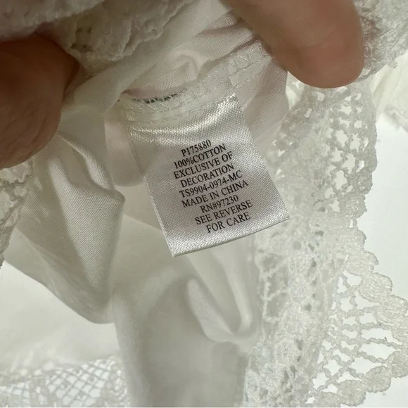 Almost Famous White Lace Trimmed Blouse XS - Picture 6 of 6